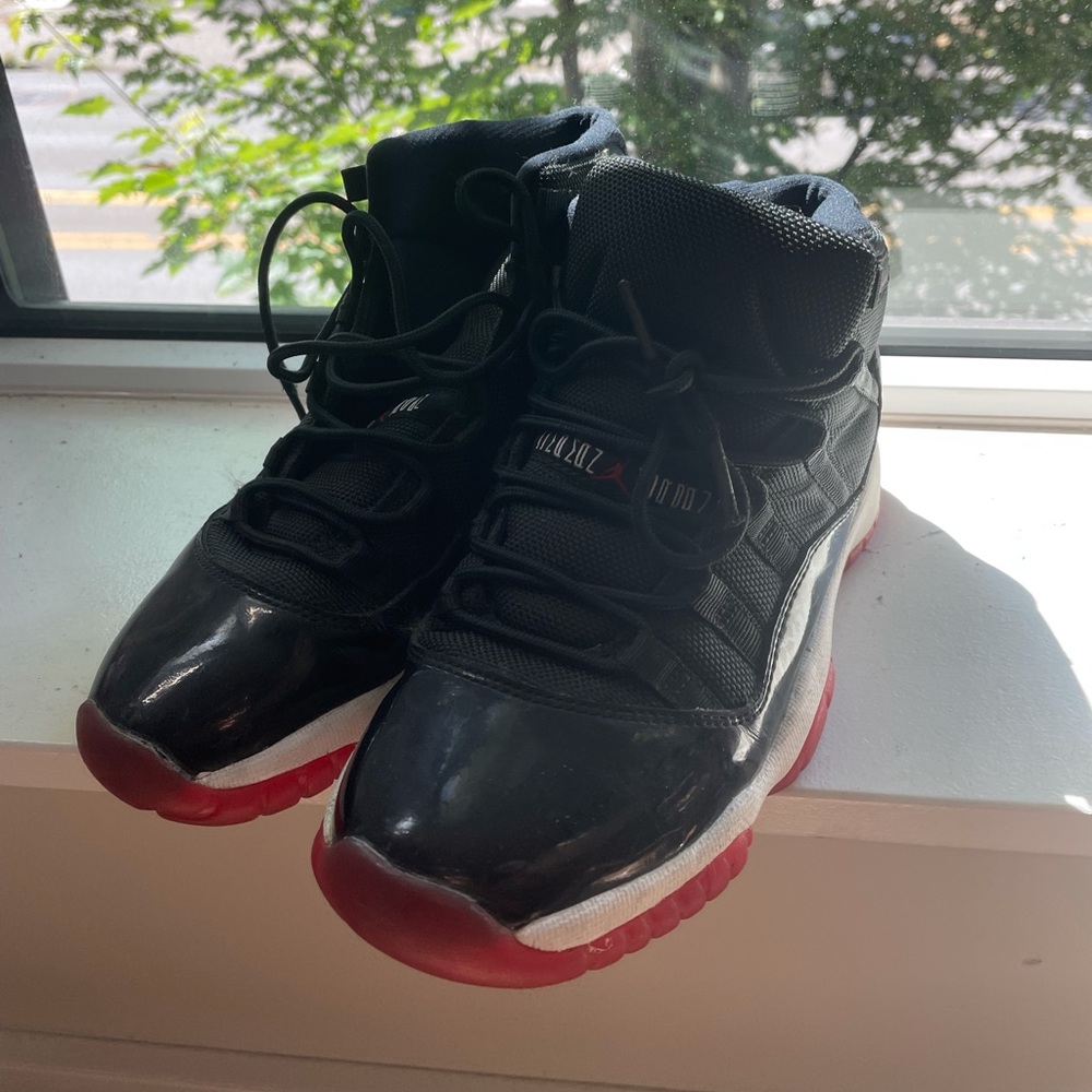 Jordan 11 bred 4.5y womens 6-6.5